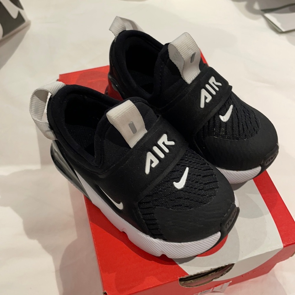 Nike Toddler Air Max 270’s